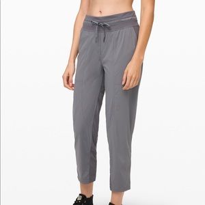 Lululemon Dance Studio crop. NWT